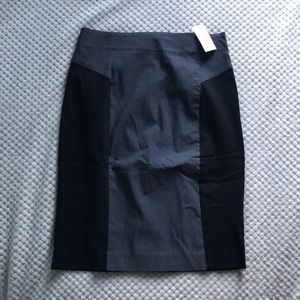 VAN HEUSEN A-line stretch extensible black and grey skirt.Size 4 Brand New